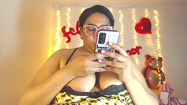 Snapshot of BiancaFollerach chatting on February 13, 2026, 12:28 am BiancaFollerach online show from February 13, 2026, 12:28 am