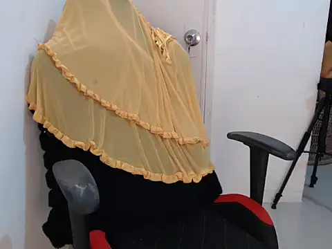 Snapshot of SweetAsian_Jojo69 chatting on October 17, 2025, 7:16 pm SweetAsian Jojo69 online show from October 17, 2025, 7:16 pm