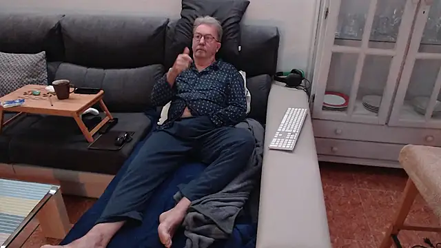 Nudelschwanz online show from February 27, 2025, 4:09 am