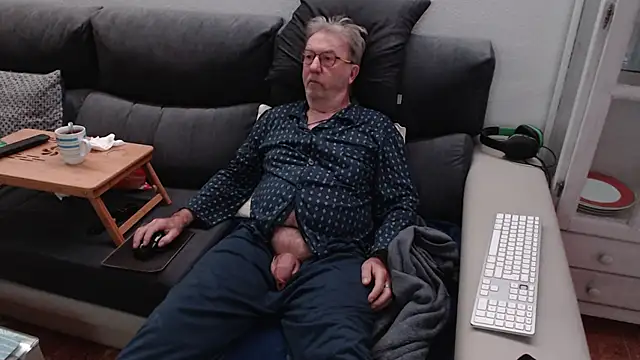 Nudelschwanz online show from March 5, 2025, 1:52 am