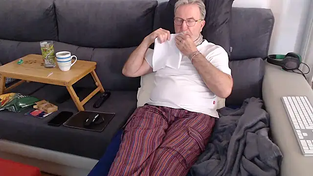 Nudelschwanz online show from March 8, 2025, 3:56 pm