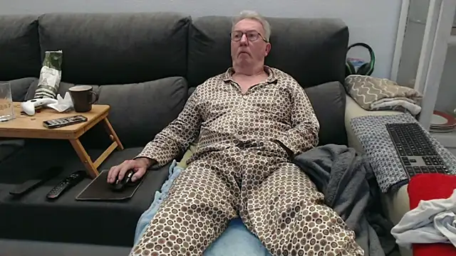 Nudelschwanz online show from March 1, 2026, 5:09 am