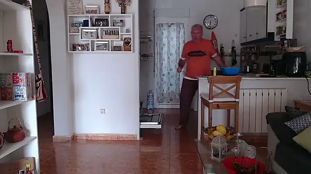 Nudelschwanz online show from April 28, 2026, 4:34 pm