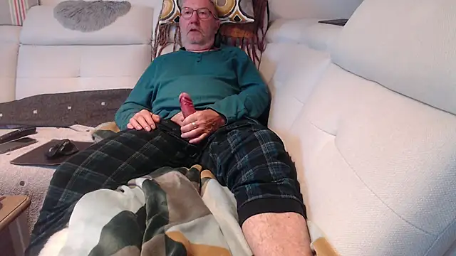 Nudelschwanz online show from May 18, 2026, 4:07 am
