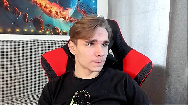 Snapshot of LetsDoSomethingFun chatting on March 5, 2025, 5:40 am LetsDoSomethingFun online show from March 5, 2025, 5:40 am