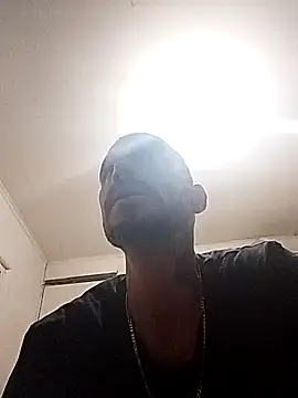 wuacho28 online show from May 4, 2026, 1:34 am
