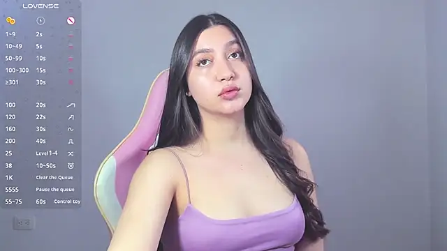 alice-love1 online show from January 3, 2025, 10:29 pm