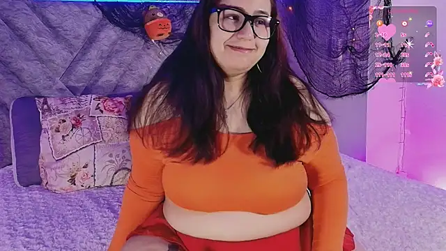 emmajohnss online show from November 2, 2025, 3:53 am