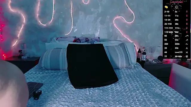 emmajohnss online show from March 7, 2026, 3:47 am