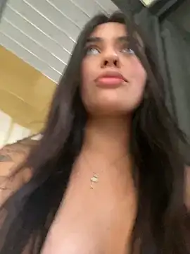 DaphneUwu online show from January 5, 2025, 7:28 pm