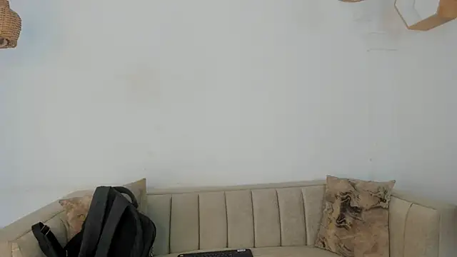 kristyl paez online show from November 3, 2025, 7:04 pm