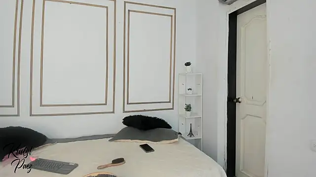 kristyl paez online show from December 5, 2025, 6:59 pm