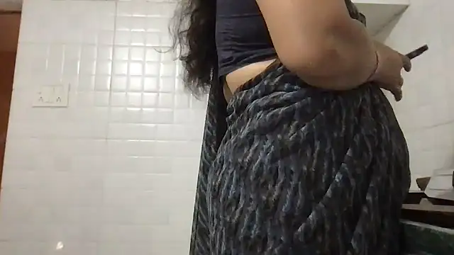 Snapshot of Riyasingh9 chatting on February 4, 2025, 4:37 am Riyasingh9 online show from February 4, 2025, 4:37 am