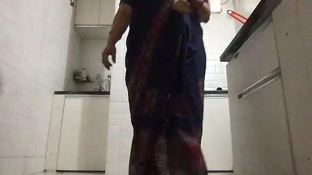 Snapshot of Riyasingh9 chatting on January 17, 2026, 5:01 am Riyasingh9 online show from January 17, 2026, 5:01 am