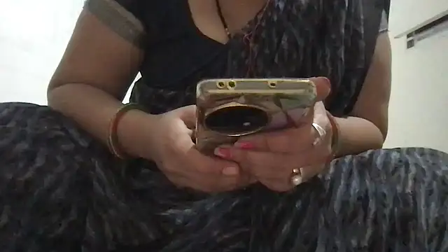 Snapshot of Riyasingh9 chatting on February 12, 2026, 3:56 am Riyasingh9 online show from February 12, 2026, 3:56 am