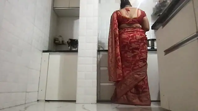 Snapshot of Riyasingh9 chatting on February 14, 2026, 4:42 am Riyasingh9 online show from February 14, 2026, 4:42 am