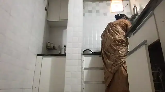 Snapshot of Riyasingh9 chatting on March 6, 2026, 5:15 am Riyasingh9 online show from March 6, 2026, 5:15 am