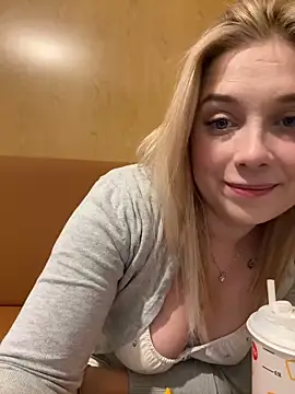 CherryAuroraa online show from January 28, 2025, 10:01 pm