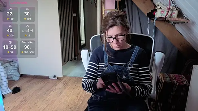 Lina lou4 online show from March 25, 2026, 4:35 pm