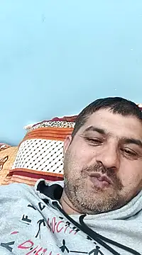 Snapshot of Amandev7 chatting on February 9, 2025, 6:37 pm Amandev7 online show from February 9, 2025, 6:37 pm