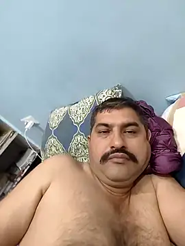 Snapshot of Amandev7 chatting on October 13, 2025, 11:16 pm Amandev7 online show from October 13, 2025, 11:16 pm