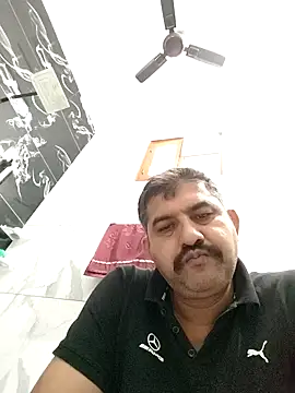 Snapshot of Amandev7 chatting on October 15, 2025, 3:28 am Amandev7 online show from October 15, 2025, 3:28 am