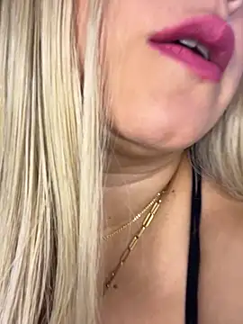 Snapshot of Melissa_Bianco chatting on May 3, 2026, 5:02 am Melissa Bianco online show from May 3, 2026, 5:02 am