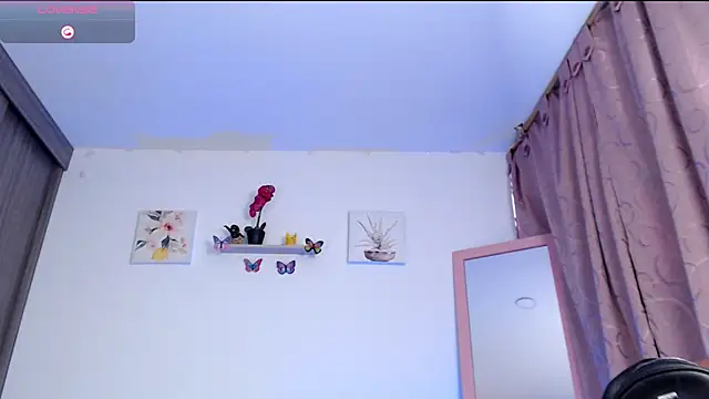 Annaross2 online show from February 10, 2025, 5:09 pm