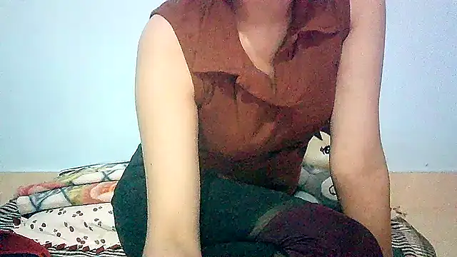 Snapshot of lovelydesi21 chatting on January 31, 2025, 4:38 pm lovelydesi21 online show from January 31, 2025, 4:38 pm