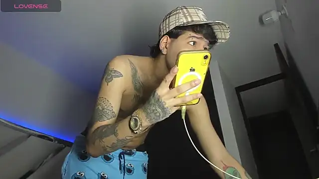 zack isaac777 online show from March 4, 2025, 9:00 pm