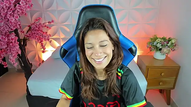 cora 22 online show from February 20, 2025, 12:57 pm