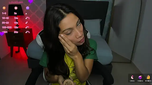 cora 22 online show from September 19, 2025, 1:12 pm