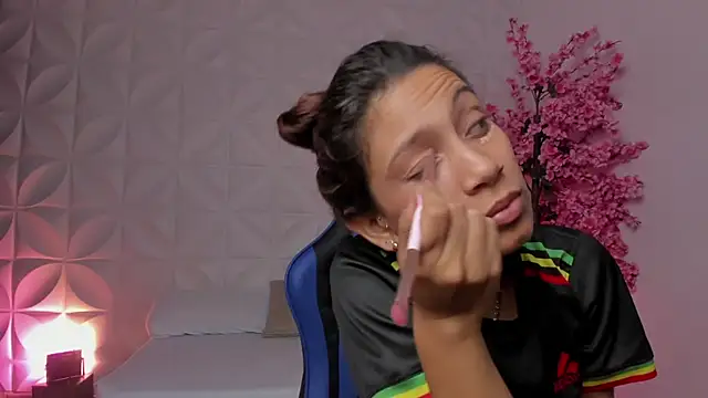 cora 22 online show from March 25, 2026, 12:44 pm