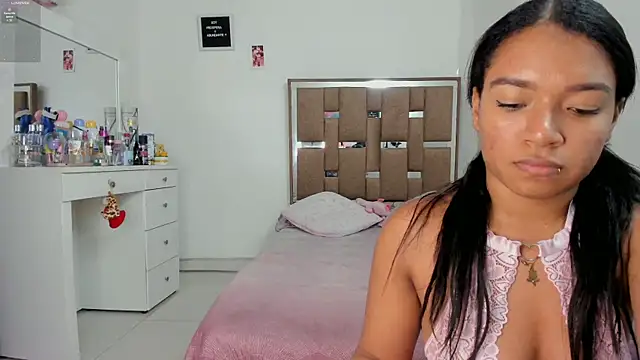 kendall-ewers online show from October 3, 2025, 1:13 am