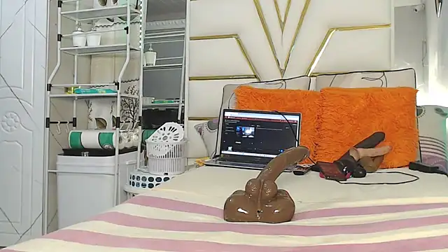 SexyyNana online show from April 10, 2026, 2:50 am