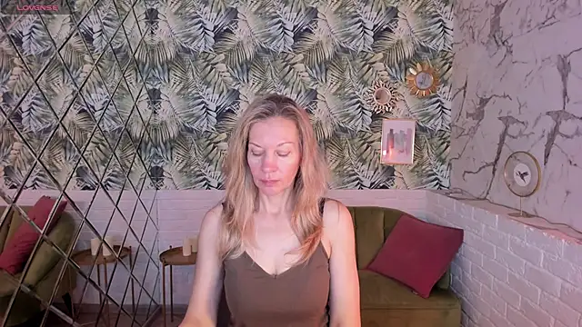 Snapshot of NancyGrace chatting on November 7, 2025, 5:18 am NancyGrace online show from November 7, 2025, 5:18 am