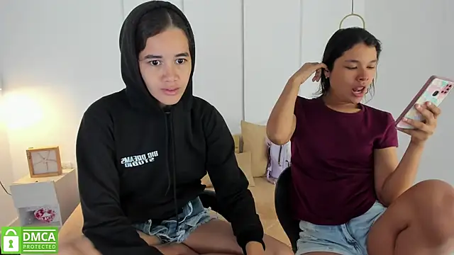 Snapshot of sexychanell_18 chatting on February 13, 2025, 12:54 pm sexychanell 18 online show from February 13, 2025, 12:54 pm