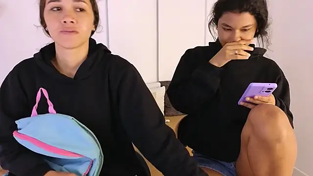 Snapshot of sexychanell_18 chatting on September 30, 2025, 12:54 pm sexychanell 18 online show from September 30, 2025, 12:54 pm