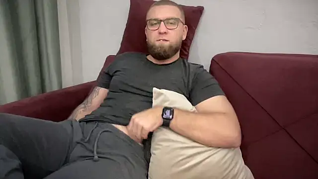 Bear bear  online show from February 3, 2025, 3:38 pm