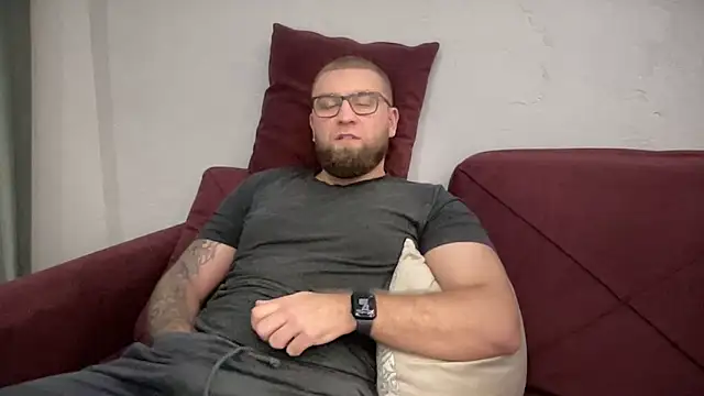 Bear bear  online show from February 5, 2025, 2:59 pm