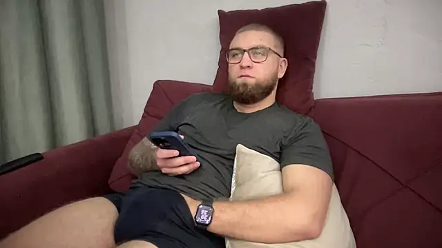 Bear bear  online show from February 19, 2025, 5:27 pm