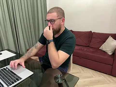 Bear bear  online show from March 4, 2025, 9:54 pm