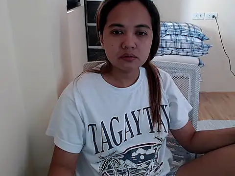 xTheLastVIRGINx online show from February 5, 2026, 5:34 am