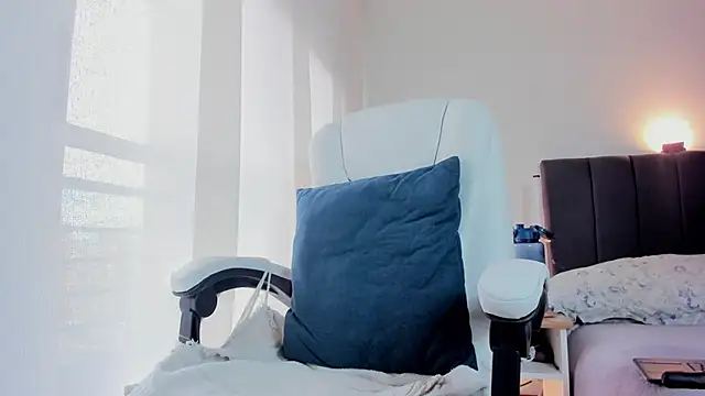 catimore online show from September 12, 2025, 4:29 pm