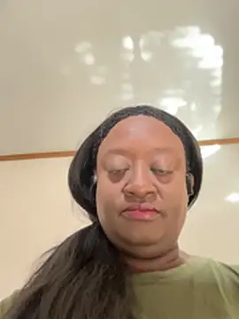 Katiefyi online show from April 15, 2026, 1:40 pm