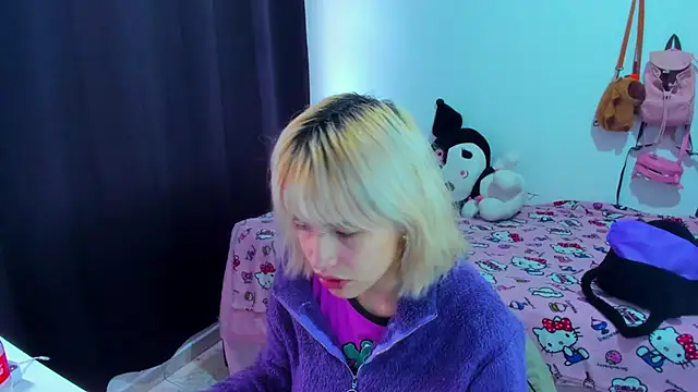 Snapshot of Akane-Mou chatting on April 22, 2026, 8:21 pm Akane-Mou online show from April 22, 2026, 8:21 pm