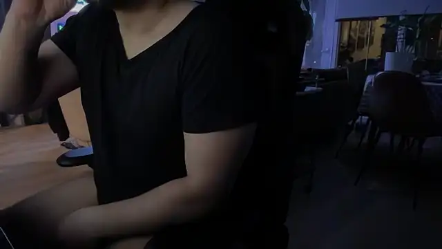 HungandThickLatin online show from March 19, 2025, 8:55 am