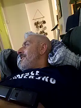 Snapshot of cuci45 chatting on November 20, 2025, 8:52 pm cuci45 online show from November 20, 2025, 8:52 pm