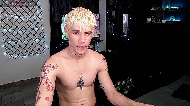 Snapshot of andybxby chatting on January 18, 2025, 9:13 pm andybxby online show from January 18, 2025, 9:13 pm