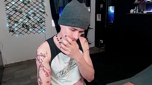 Snapshot of andybxby chatting on January 23, 2025, 8:24 pm andybxby online show from January 23, 2025, 8:24 pm